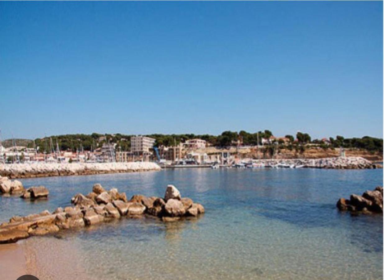 Port De Carry Le Rouet Apartment Luaran gambar